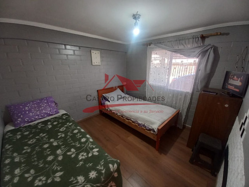 Casa De Dos Pisos Con 2 Dormitorios, 1 Baño, Quilicura