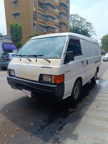 Mitsubishi L300 Panel 2010