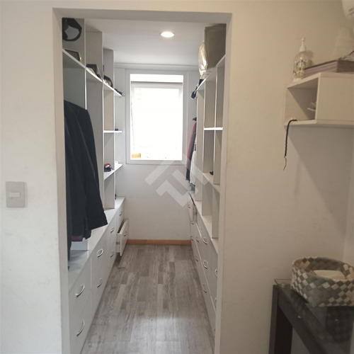 Casa En Venta De 4 Dorm. En Las Condes
