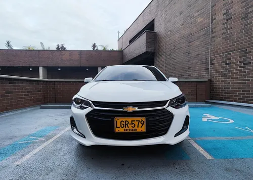 Chevrolet Onix 1.0T Premier Hatch At