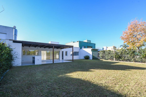 Imagen 25 de 27 de Casa Venta 3 Dormitorios Galeria Funes Cantegril