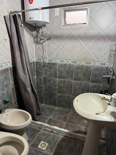 Se Alquila En Villa Colón.dúplex Con Posibilidad De 2 Dorm