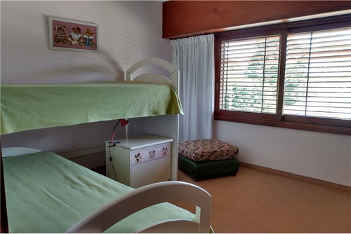 Casa / Hostal En Venta Sierra De Los Padres 11amb.