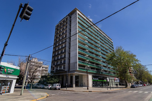 Imagen 2 de 24 de Av Pellegrini 3709 Torre 3 04 09