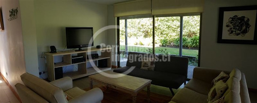 Casa En Venta De 8 Dorm. En Santo Domingo