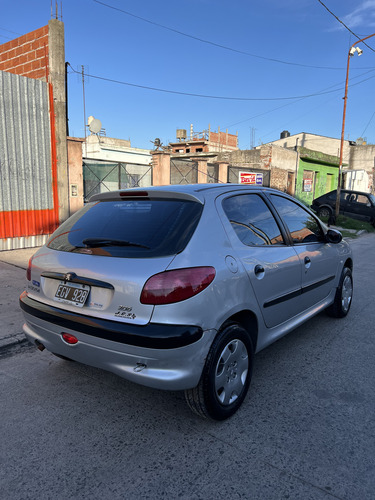 Peugeot 206 1.6 Xr Premium