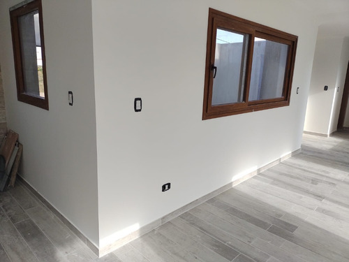 Imagen 13 de 18 de Barrio Del Carmen - Lobos - Casa 3 Amb. A Estrenar