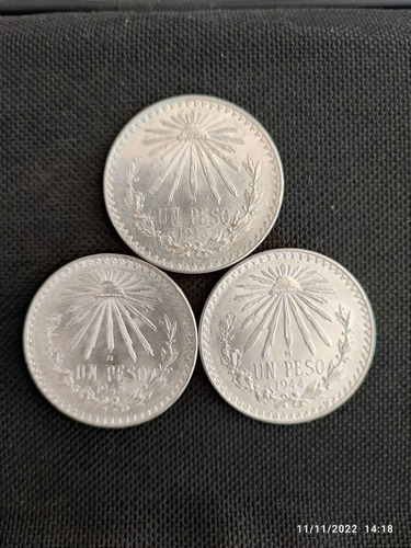 Tres Pesos Mexicanos Resplandor 1943, 44, 45 Plata Ley 0.720