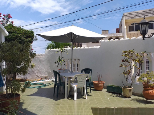 Imagen 2 de 10 de Casas En Venta Mls 22-5674 Catia La Mar 04143448628