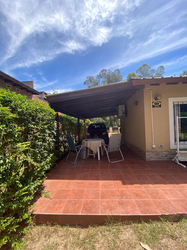Casa Con 3 Habitaciones Y 2 Baños