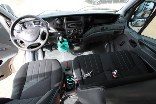 Imagem 17 de 25 de Iveco Daily 70c17 Cabine Dupla Único Dono