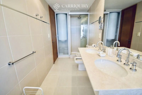 Apartamento En Alquiler Temporario Playa Mansa 2 Dormitorios Seasons Tower