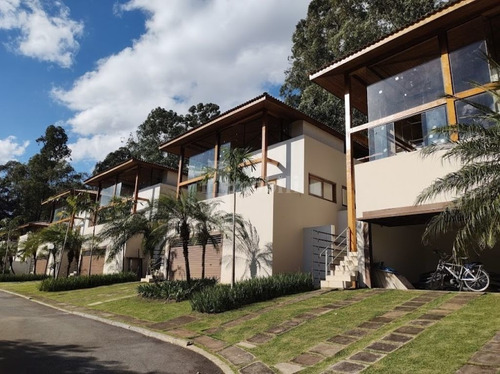 Imagem 2 de 8 de Casa Com Garagem Coberta! - Gv20984