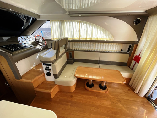 Custon 38 - 2017 - 2 Volvo D4 260 Hp - Mooney Embarcaciones