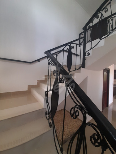 Imagen 12 de 16 de Amplia Casa Con Un Gran Patio En Santiago Llanos De Gurabo (jpc-215)