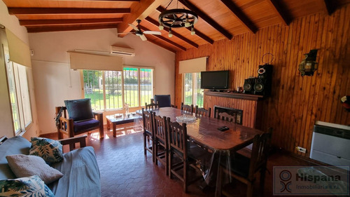 Hermosa Casa En Venta Sobre La Calle J.r Jimenez, En El Barrio Los Jazmines. Del Viso, Pilar