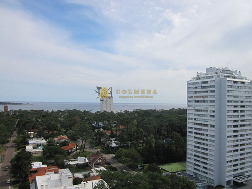 Apartamento En Muy Buena Ubicacion, De 2 Dor, 2 Baños Con Balcon Con Parrillero Con Linda Vista. Consulte!!!!!!!!- Ref: 1991