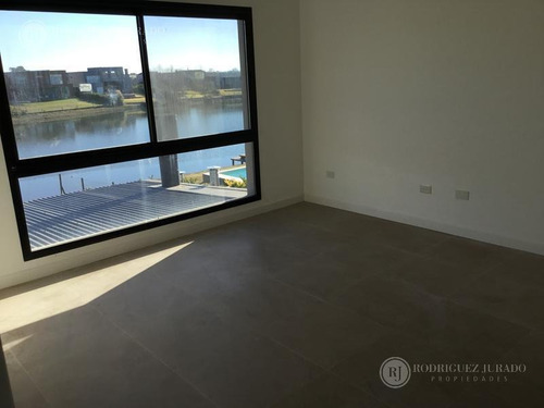 Imagen 10 de 30 de Casa A La Laguna De Excelentes Terminaciones - El Canton
