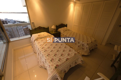 Imagen 21 de 24 de Apartamento En Playa Mansa 3 Dormitorios Alquiler