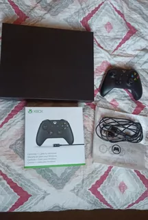 Xbox One X (en Caja) + Joystick (en Caja)