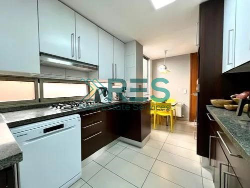 Casa En Venta De 4 Dorm. En Lo Barnechea