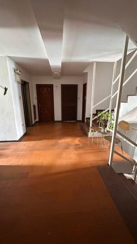 Apartamento En Venta En Piso Bajo Urb Valles De Camoruco Acv 278416