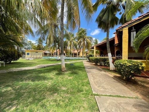 Townhouse En Chichiriviche, Ciudad Flamingo, Codg Mas 24-8226