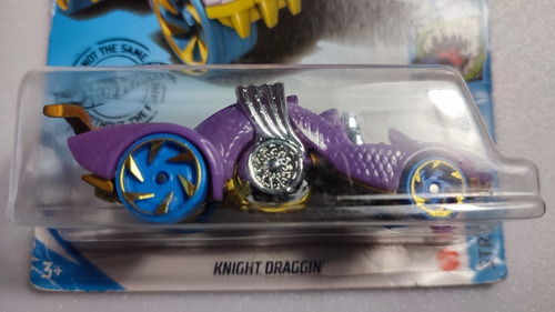 Hot Wheels. Vehículo Knight Draggin, Street Beasts. 2020. (Usado)