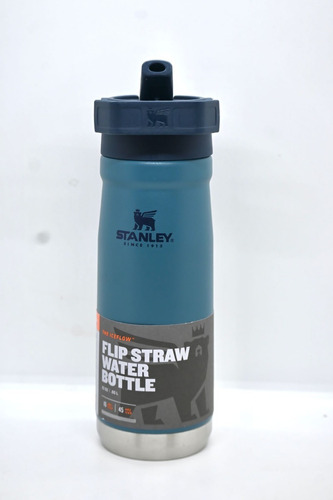 Botella Stanley Flip Straw Water Bottle 22 Oz / 650 Cc