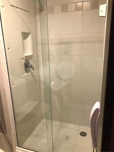 Imagem 10 de 22 de Flat Em Moema - 1 Vaga De Garagem - Reo575222