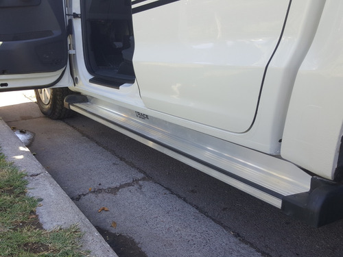 Imagen 5 de 11 de Volkswagen Amarok 180hp 4x4 2013 Permuto Financio