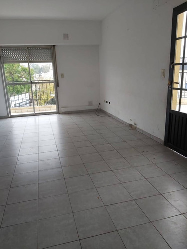 Departamento Tres Ambientes En Venta , Jose Ingenieros, Tres De Febrero, G.b.a. Zona Oeste