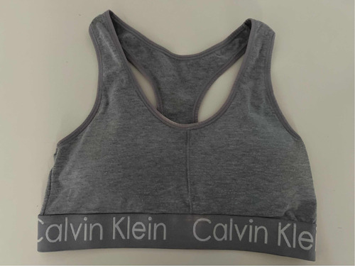 Top Calvin Klein T. S