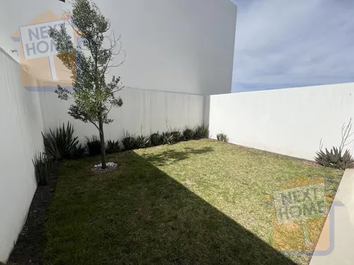 Venta Casa Con Roof Y Jardín Excedente En Entrecielos Querétaro