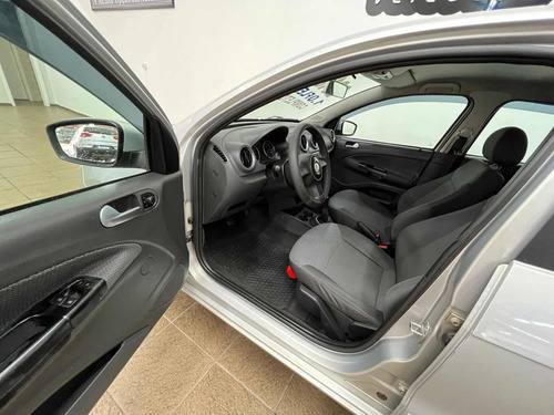 Imagem 7 de 12 de Volkswagen Gol 2013 1.0 Total Flex 5p