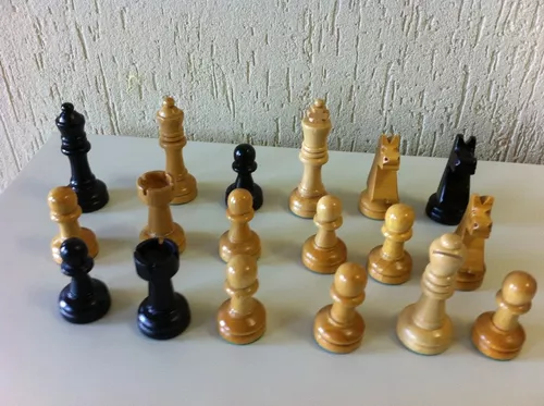 Grande mestre xadrez (placa de madeira 40x40 cm, figuras plásticas, rei  dice jogos de festa jogo