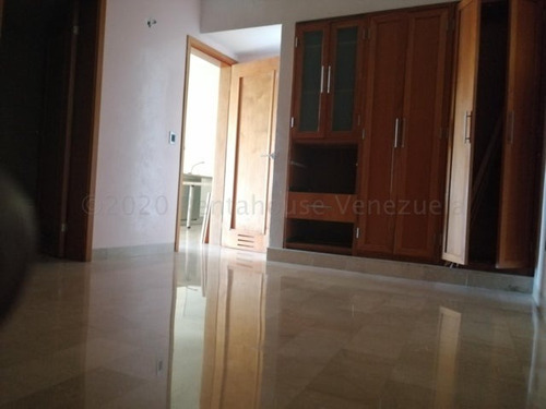 Venta De Apartamento En El Morro Frente Al Mar
