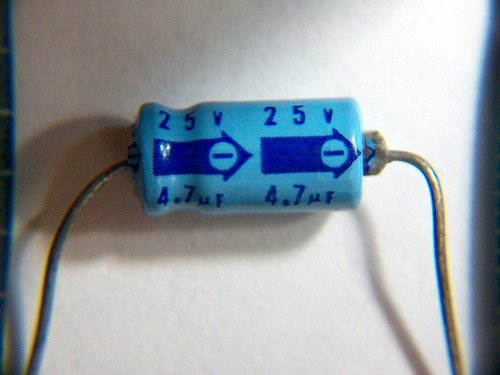 Condensador Capacitor Electrolítico 25v 4.7uf  