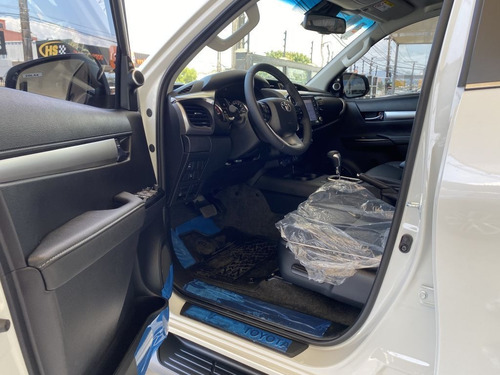 Imagem 13 de 15 de Hilux Cd Srx 4x4 2.8 Tdi 16v Diesel Aut.