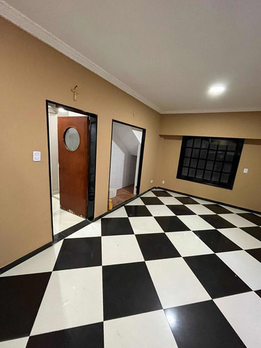 Imagen 17 de 29 de Casa En Venta - 6 Dormitorios 5 Baños - 300mts2 - Tablada