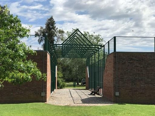 Imagen 3 de 5 de Venta Terreno En Barrio Cerrado Aldea Tenis