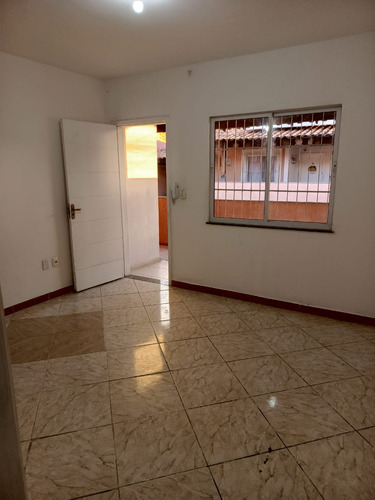 Casa 2 Quartos, Garagem Coberta, Varanda, Condomínio Fechado