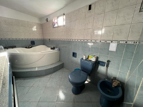 Propiedad Con Buen Potencial Para Empresa O Vivienda