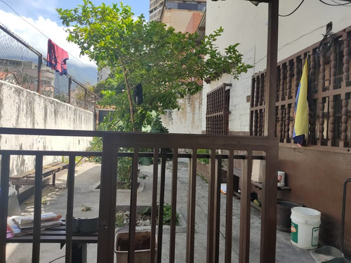 Imagen 7 de 9 de Casa En Bello Monte Con Gran Potencial De Desarrollo / Wr