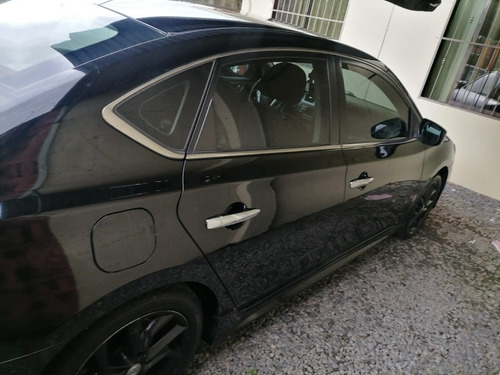 Imagen 4 de 10 de Nissan Sentra B17 Sr