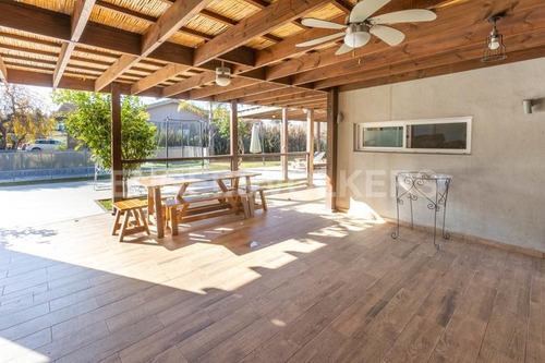 Imagen 11 de 13 de Casa A La Venta En Altos De La Tahona
