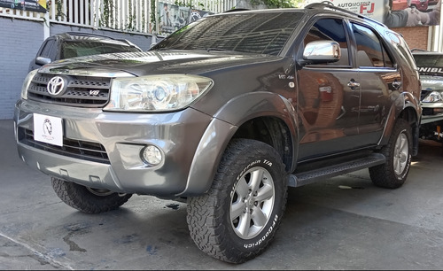 Toyota  Fortuner  4x4 