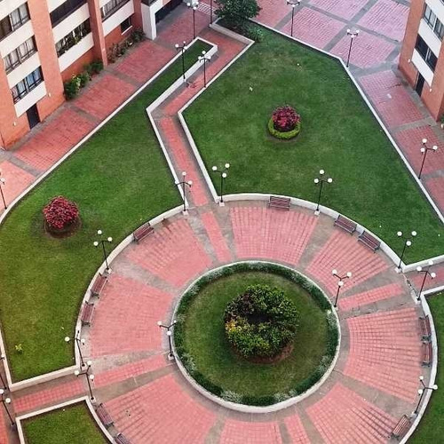Imagen 2 de 12 de Urbanización - Lomas Del Ávila