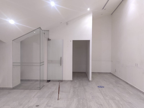 Imagen 7 de 14 de Bodega Con Anden Y Excelentes Oficinas, 2274m2