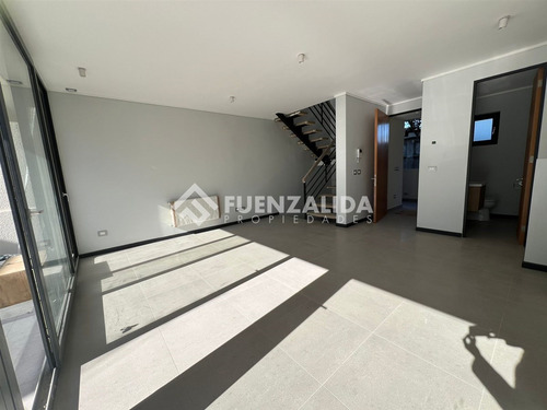 Venta Casa De 3 Dorm. En Las Condes, 18.800 Uf Sin Ggcc